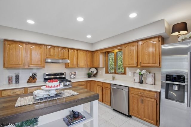 17 Garden St, East Hanover Twp., NJ 07936