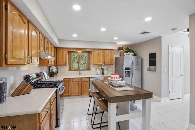 17 Garden St, East Hanover Twp., NJ 07936