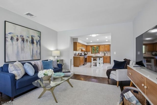 17 Garden St, East Hanover Twp., NJ 07936