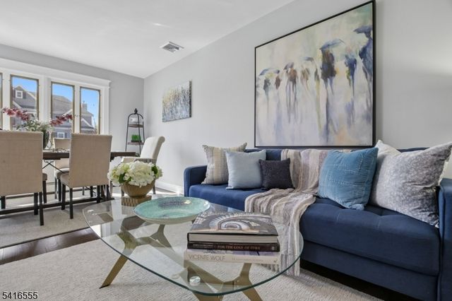 17 Garden St, East Hanover Twp., NJ 07936