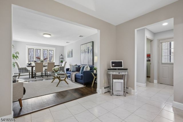 17 Garden St, East Hanover Twp., NJ 07936