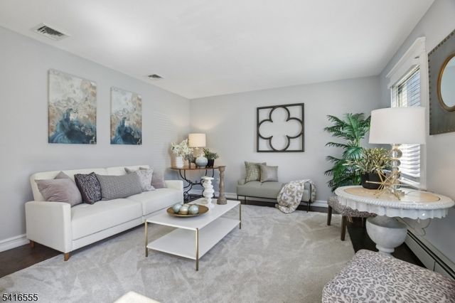 17 Garden St, East Hanover Twp., NJ 07936