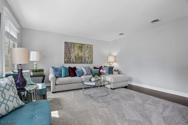 17 Garden St, East Hanover Twp., NJ 07936