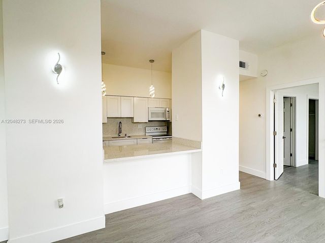7420 W 20th Ave 335, Hialeah, FL 33016