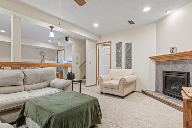 215 9th Avenue N, South Saint Paul, MN 55075