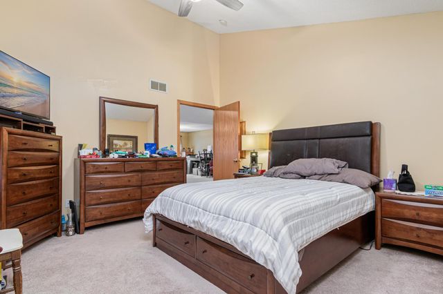 215 9th Avenue N, South Saint Paul, MN 55075