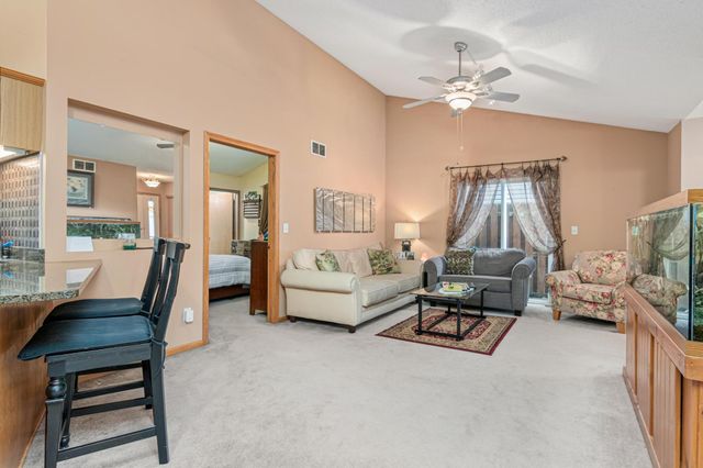 215 9th Avenue N, South Saint Paul, MN 55075