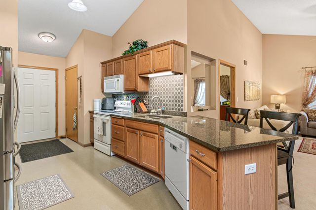 215 9th Avenue N, South Saint Paul, MN 55075