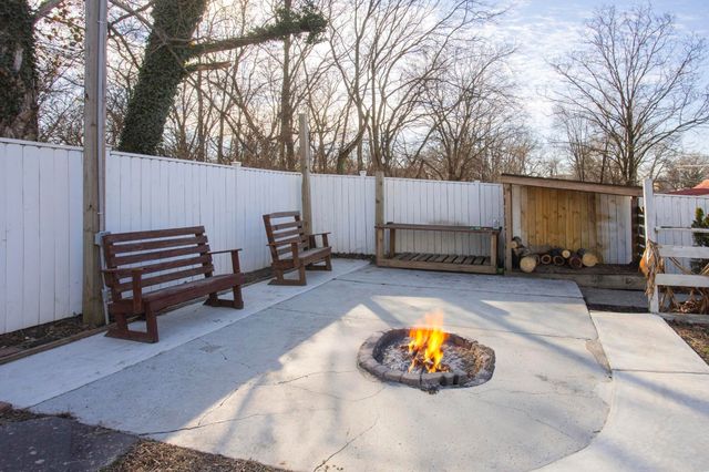 239 E Bledsoe St, Gallatin, TN 37066