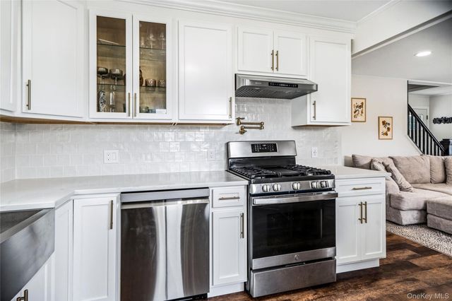 633 Robin Court, West Hempstead, NY 11552