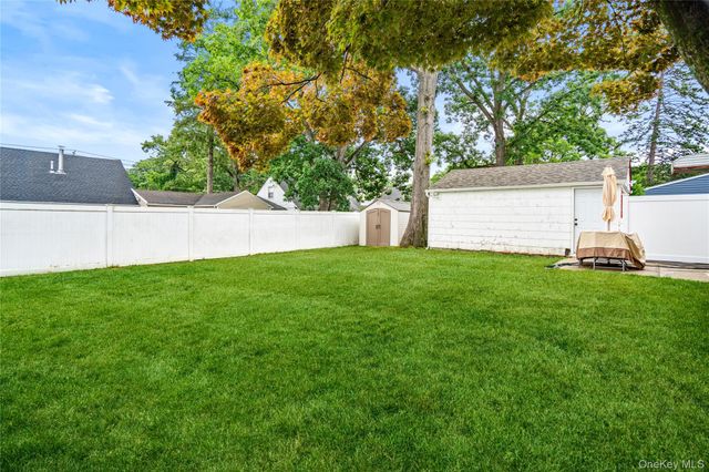 633 Robin Court, West Hempstead, NY 11552