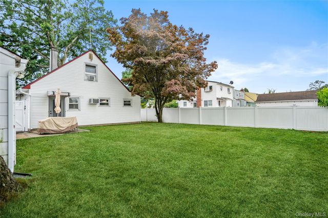 633 Robin Court, West Hempstead, NY 11552