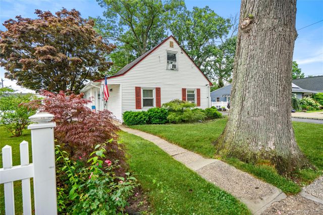 633 Robin Court, West Hempstead, NY 11552