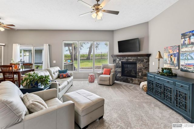 5255 Waterford Avenue Circle, Bellevue, NE 68133