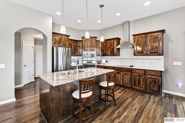 5255 Waterford Avenue Circle, Bellevue, NE 68133