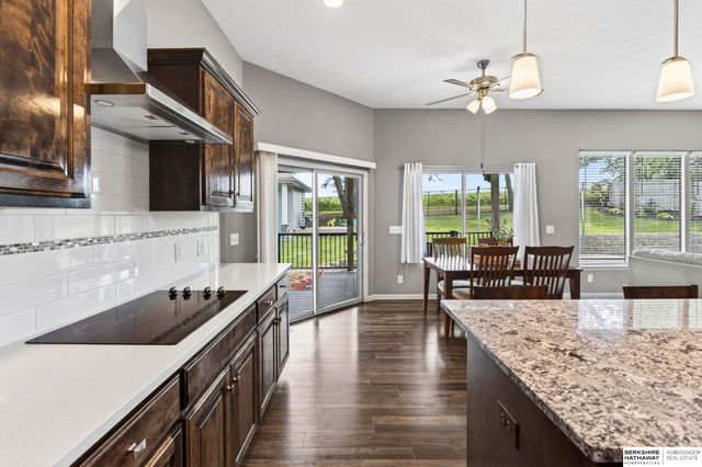5255 Waterford Avenue Circle, Bellevue, NE 68133