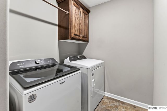5255 Waterford Avenue Circle, Bellevue, NE 68133