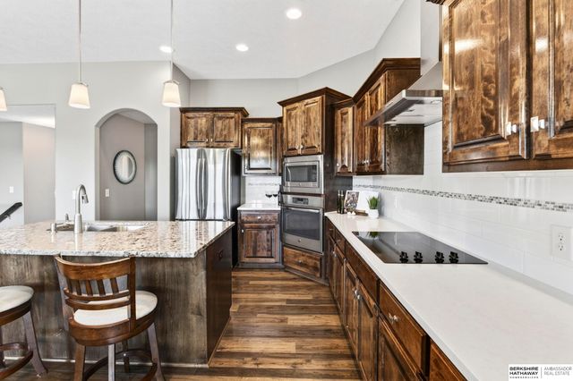 5255 Waterford Avenue Circle, Bellevue, NE 68133