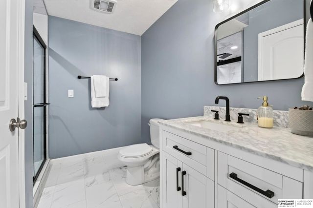 5255 Waterford Avenue Circle, Bellevue, NE 68133