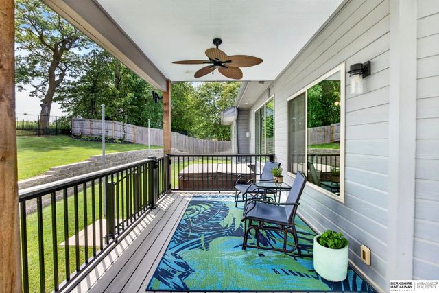 5255 Waterford Avenue Circle, Bellevue, NE 68133