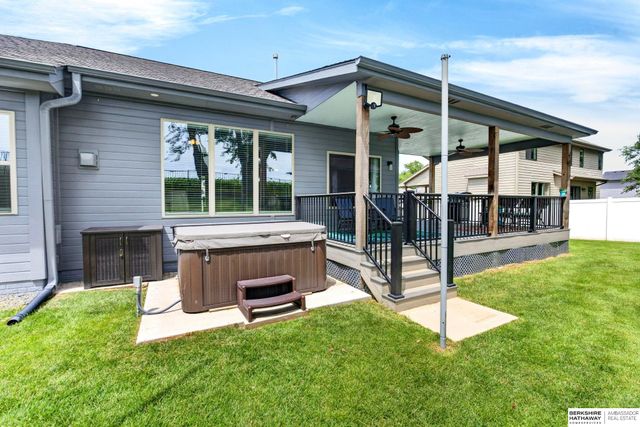 5255 Waterford Avenue Circle, Bellevue, NE 68133
