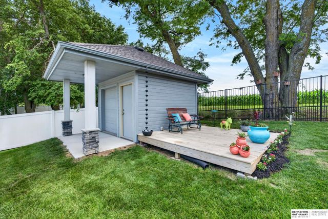 5255 Waterford Avenue Circle, Bellevue, NE 68133