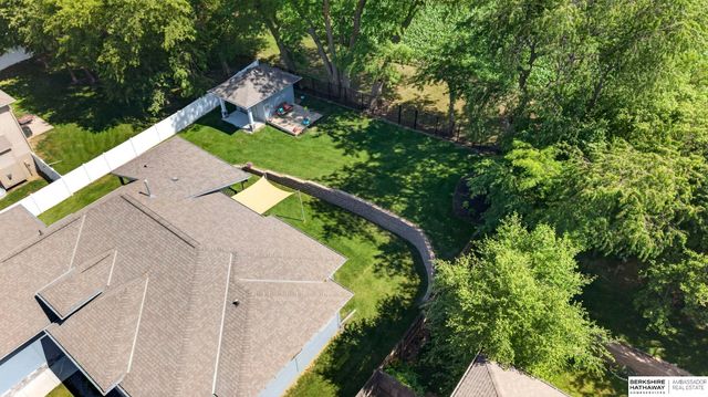 5255 Waterford Avenue Circle, Bellevue, NE 68133