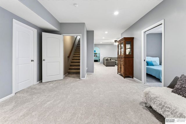 5255 Waterford Avenue Circle, Bellevue, NE 68133