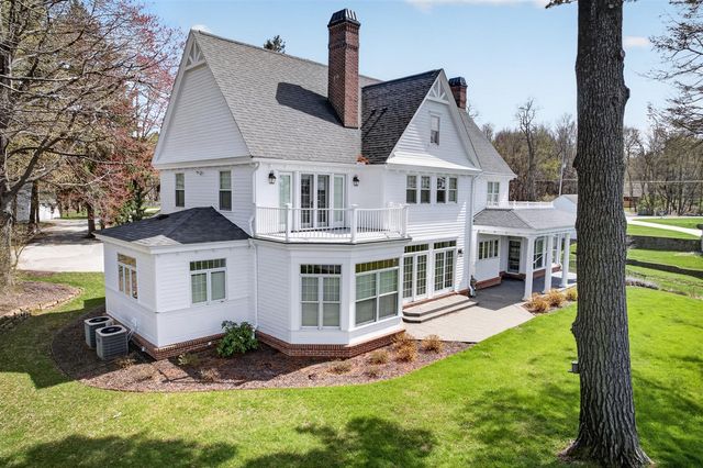 5592 S Shore Drive, Whitehall, MI 49461