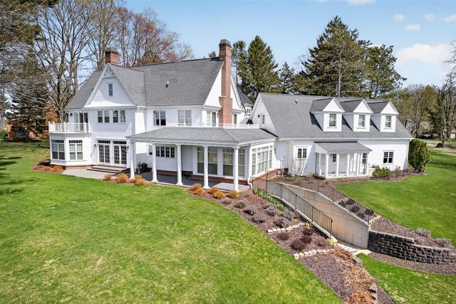 5592 S Shore Drive, Whitehall, MI 49461