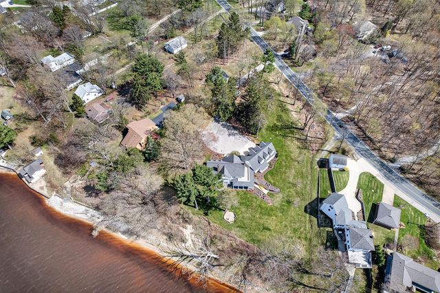 5592 S Shore Drive, Whitehall, MI 49461