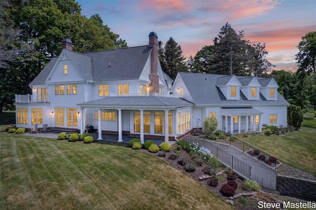 5592 S Shore Drive, Whitehall, MI 49461
