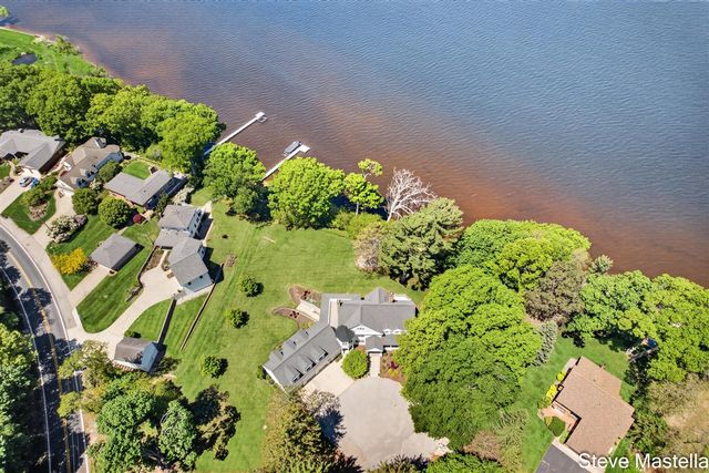 5592 S Shore Drive, Whitehall, MI 49461