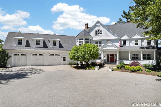 5592 S Shore Drive, Whitehall, MI 49461