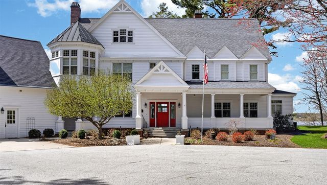 5592 S Shore Drive, Whitehall, MI 49461