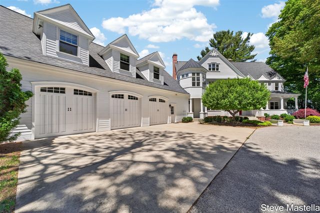 5592 S Shore Drive, Whitehall, MI 49461