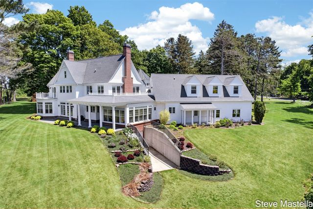 5592 S Shore Drive, Whitehall, MI 49461