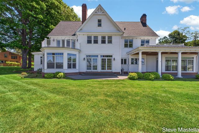 5592 S Shore Drive, Whitehall, MI 49461