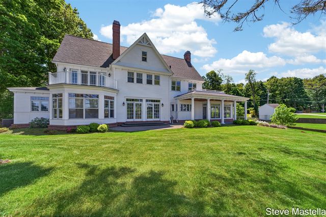 5592 S Shore Drive, Whitehall, MI 49461
