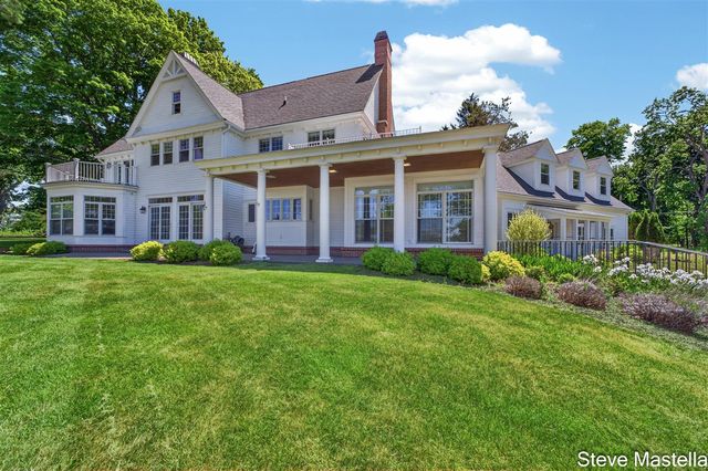 5592 S Shore Drive, Whitehall, MI 49461