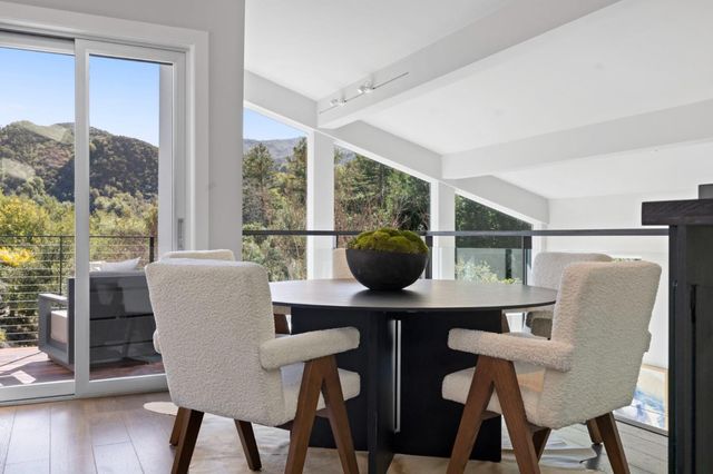 27201 Moody Road, Los Altos Hills, CA 94022