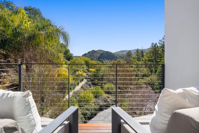 27201 Moody Road, Los Altos Hills, CA 94022