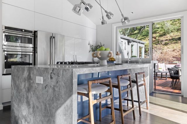 27201 Moody Road, Los Altos Hills, CA 94022