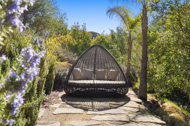 27201 Moody Road, Los Altos Hills, CA 94022