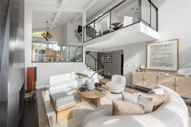 27201 Moody Road, Los Altos Hills, CA 94022