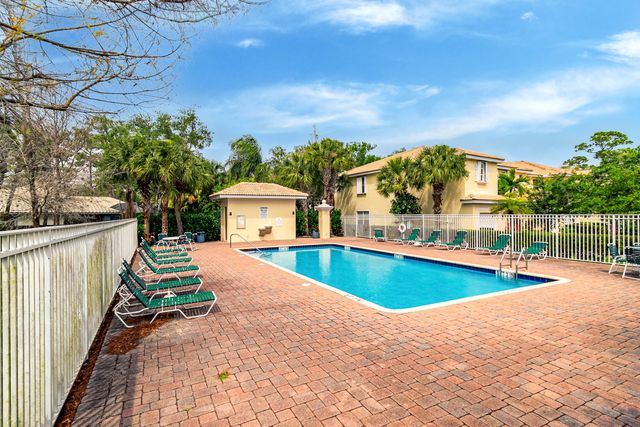 13354 Georgian Court, Wellington, FL 33414