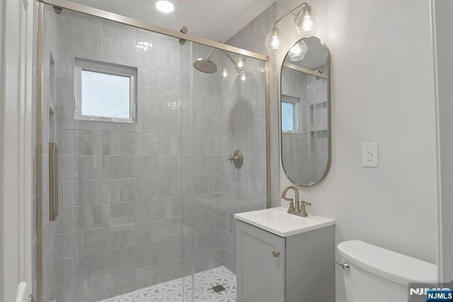 33 Clayton Street, Hillsdale, NJ 07642