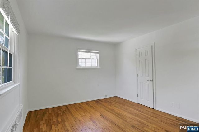 33 Clayton Street, Hillsdale, NJ 07642