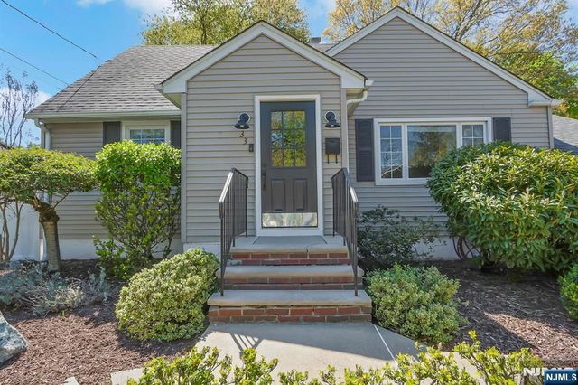 33 Clayton Street, Hillsdale, NJ 07642