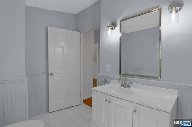 33 Clayton Street, Hillsdale, NJ 07642